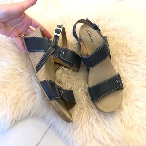 clarks navy wedge sandals